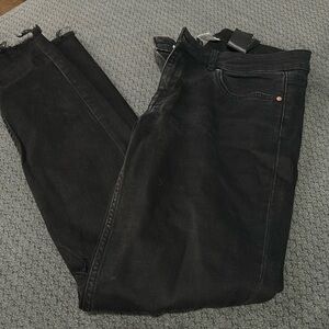 ⭐️ 2/$10 - Divided black skinny jeans